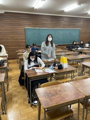 学生からの質疑の様子